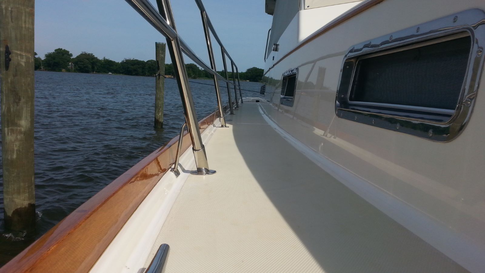 Marine Varnish Service in Maryland